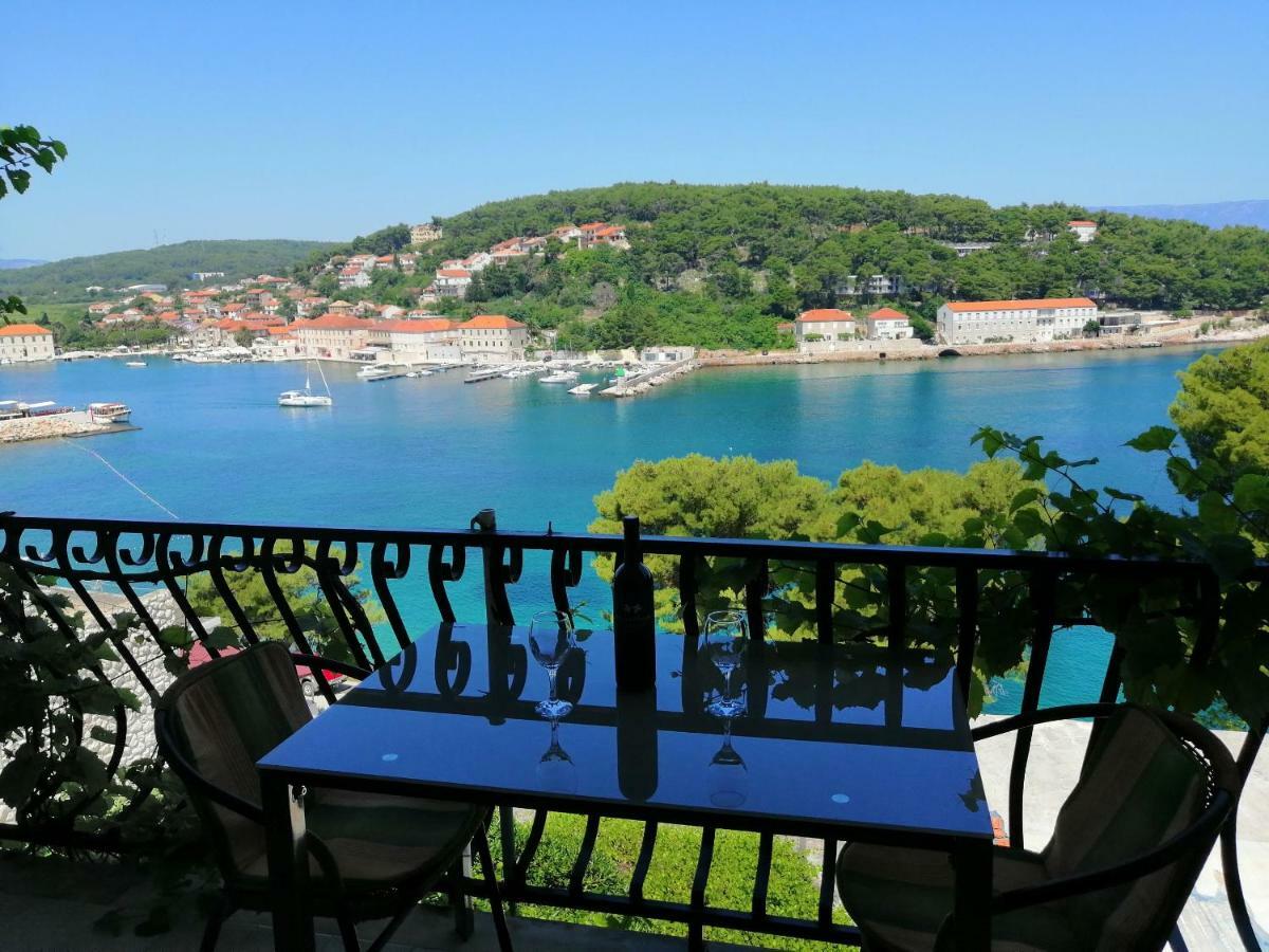 Apartments And Room Caric Jelsa  Dış mekan fotoğraf