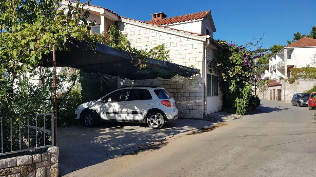 Apartments And Room Caric Jelsa  Dış mekan fotoğraf