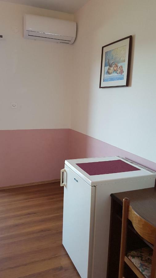 Apartments And Room Caric Jelsa  Dış mekan fotoğraf